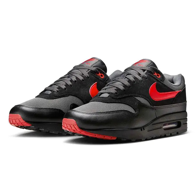 Nike air max 1 black red