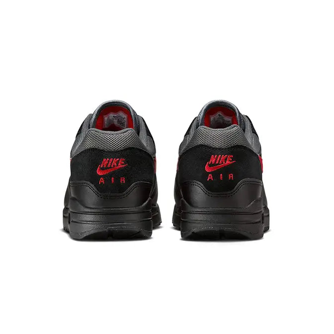 Nike air max 1 black red