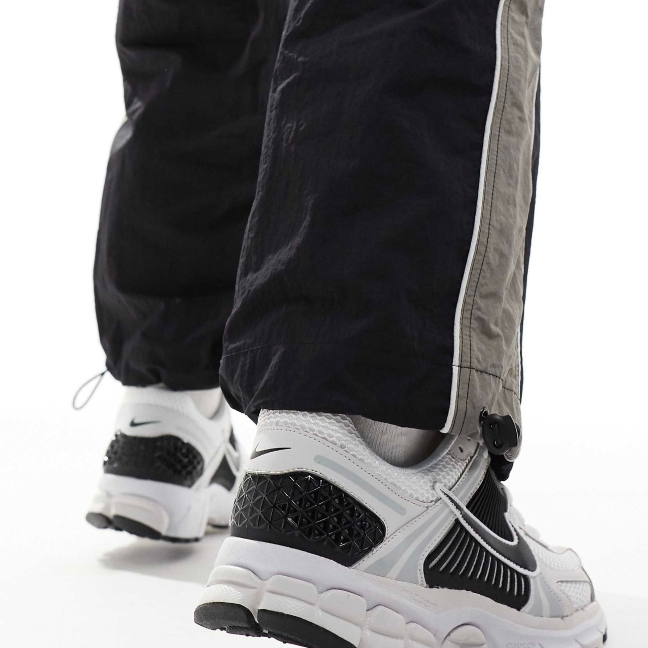 Nike Vomero 5 white black