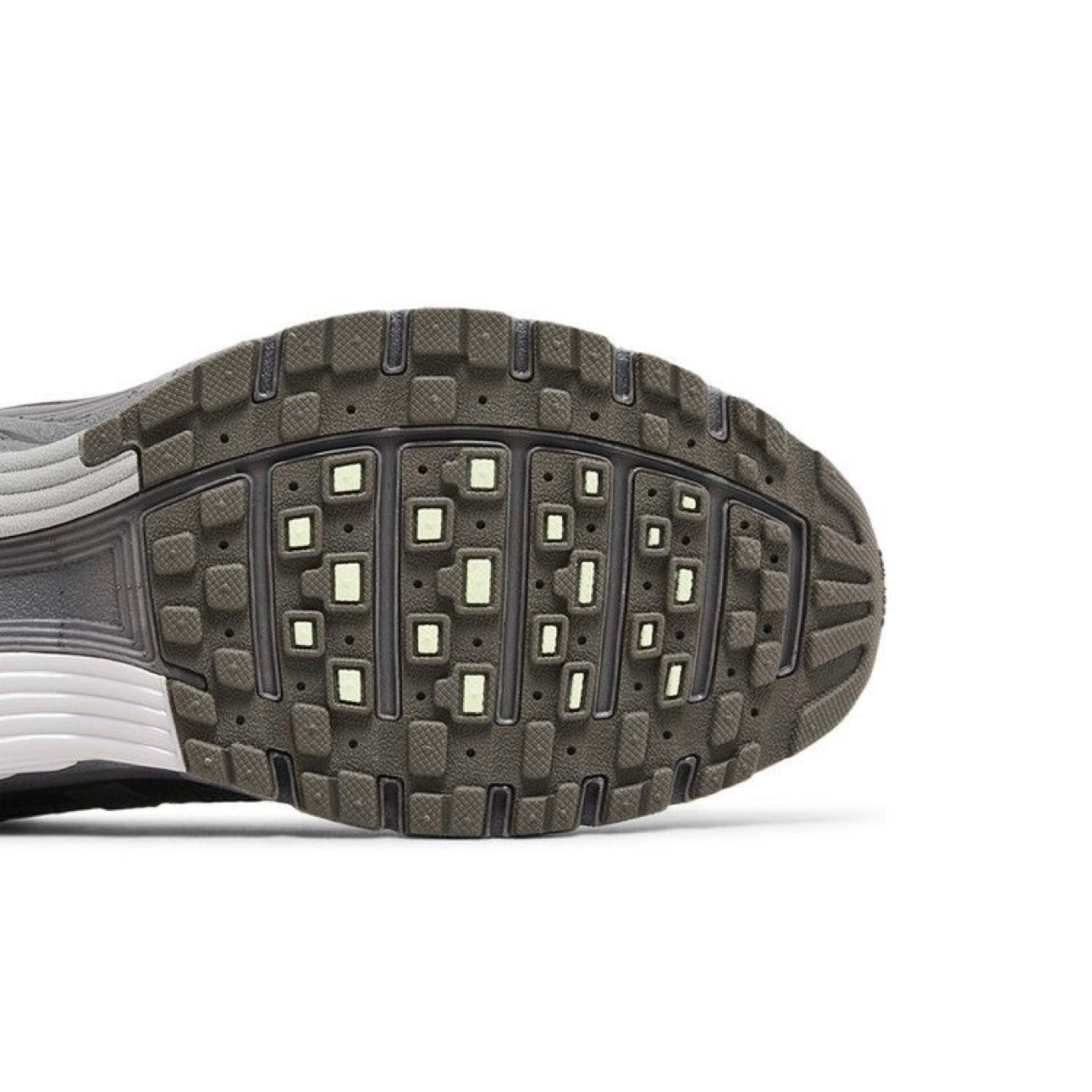 Nike p6000 trainers grey silver